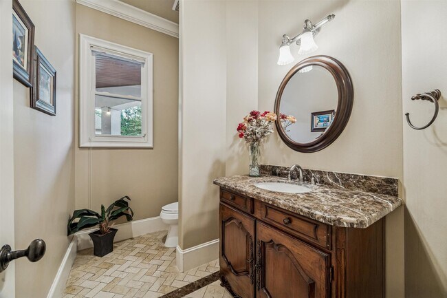 Building Photo - 170 Plantation Rd