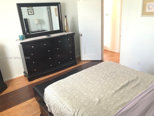 Building Photo - 3901 S Ocean Dr