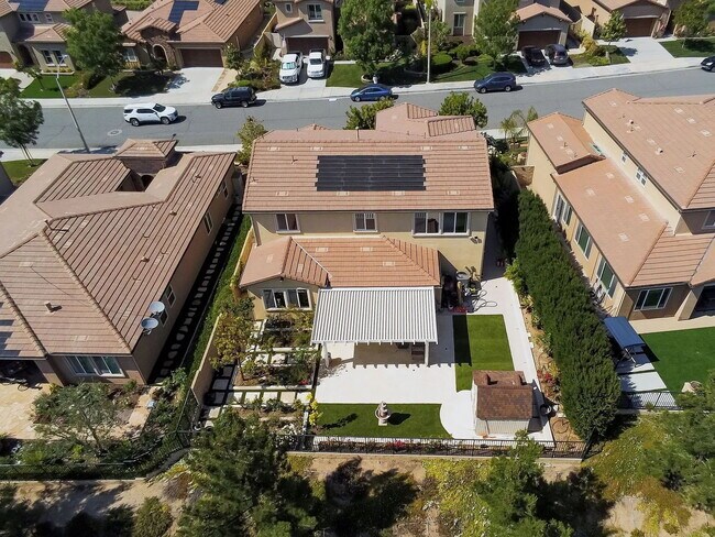 Building Photo - Immaculate 5-Bedroom Executive Home in Desirable Plum Canyon