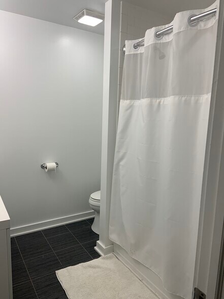 Building Photo - 2991 Livingston St