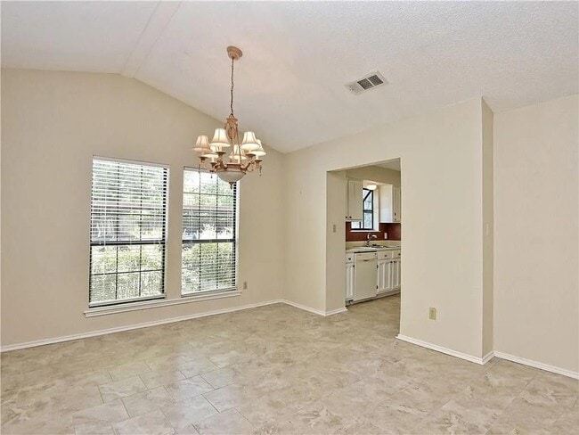 Building Photo - 1202 Thorpe Ln