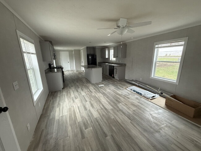 Building Photo - 430 N Crotty Ln