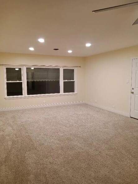 Building Photo - 484 Western Ave