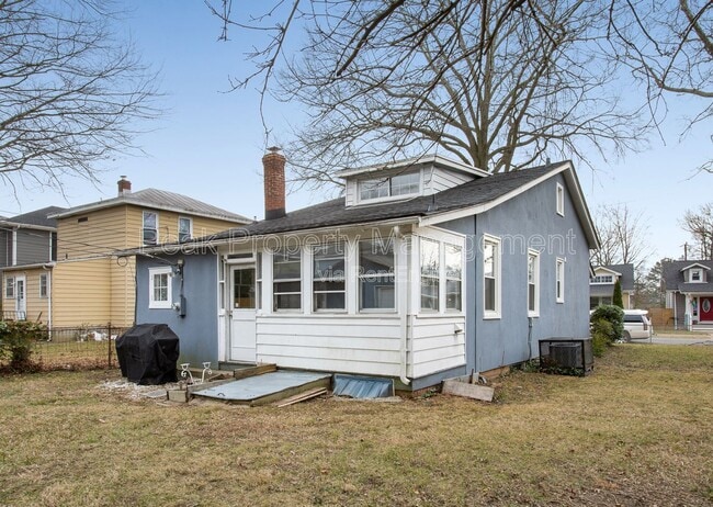 Building Photo - 728 Arnold Ave