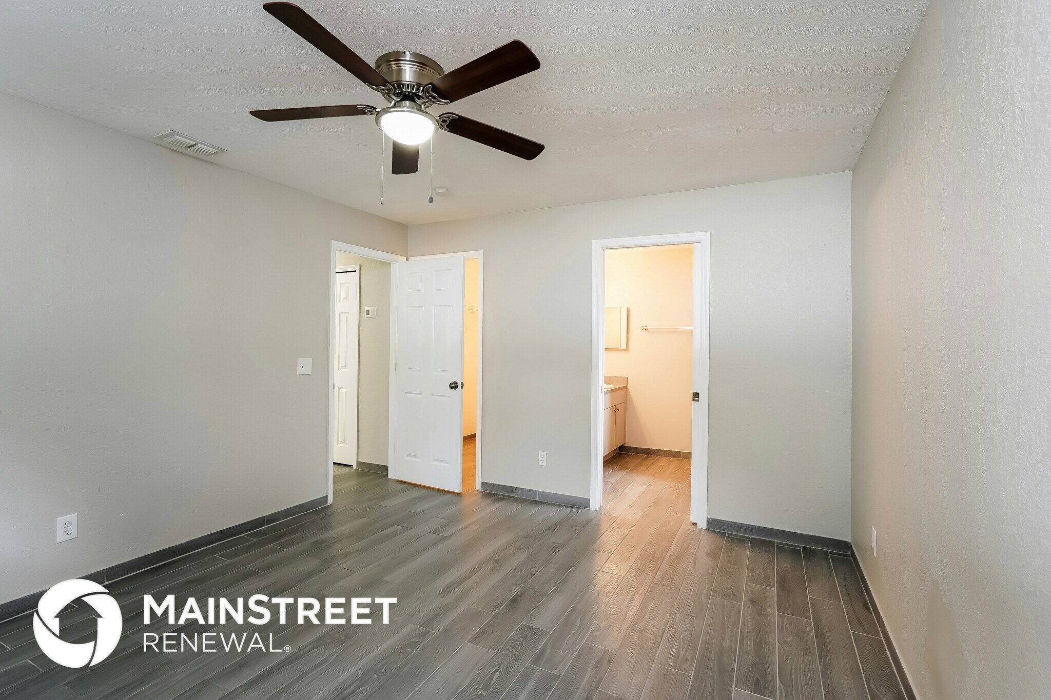 Building Photo - 126 SE 7th St