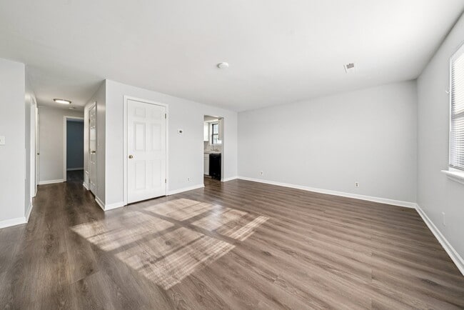 Floorplan - Manhattan Square