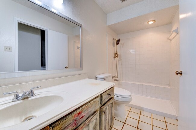 Building Photo - 2137 Casa Rio Cir