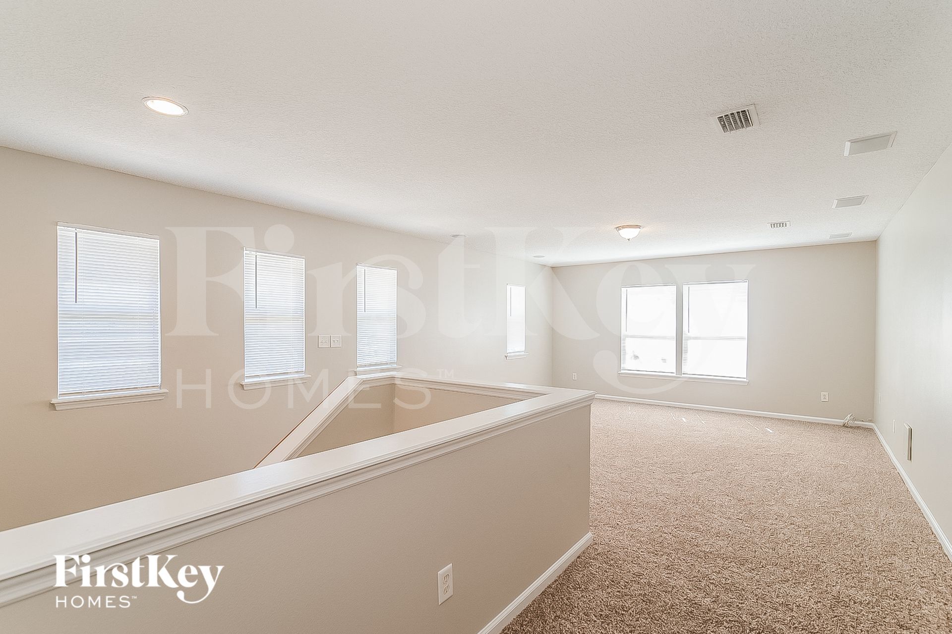 Building Photo - 1479 Dunns Lake Dr E