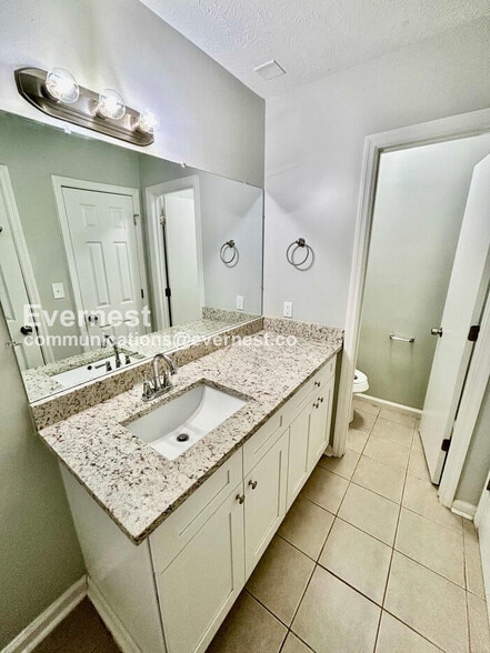 Building Photo - 5049 Donnell Way