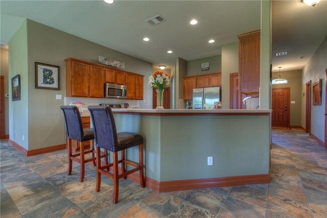 Building Photo - 2206 Brittway Ln