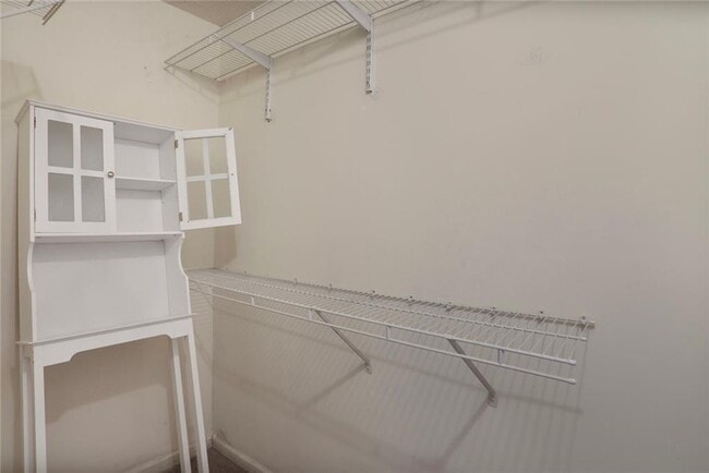 Building Photo - 3756 Old Oak Ct