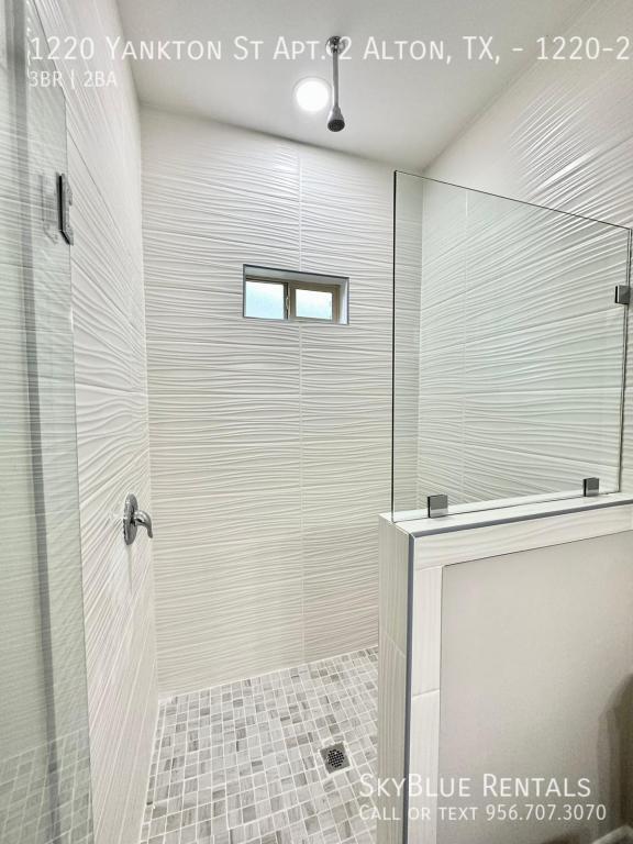 Building Photo - 1220 S Yankton St