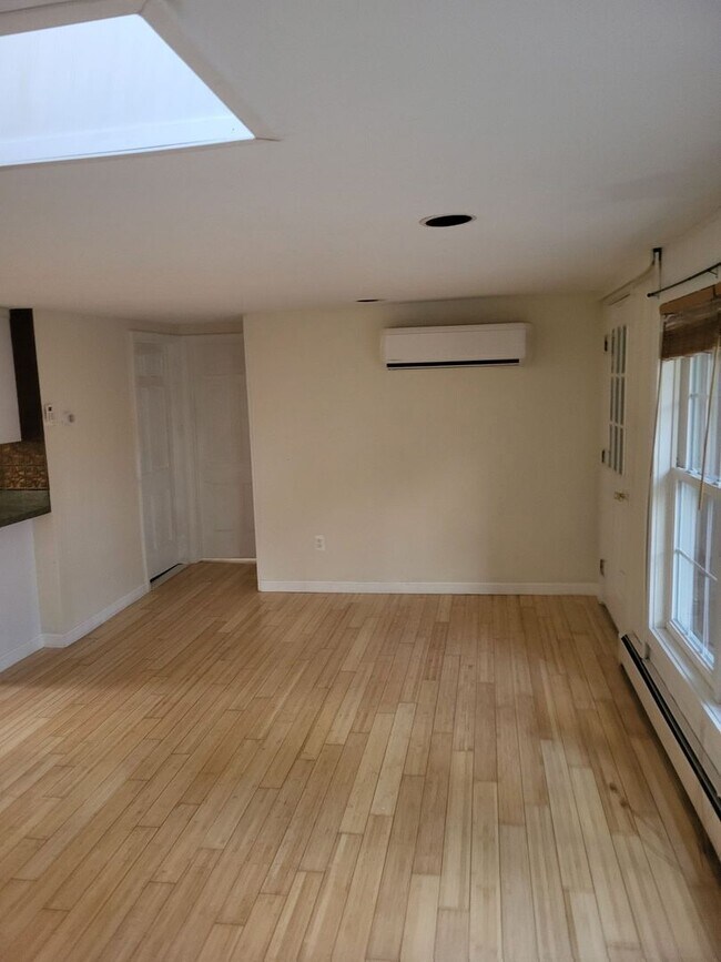 Building Photo - 5 Dupaw Gould Rd