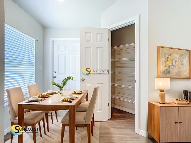 Building Photo - 11057 Pendleton Ave