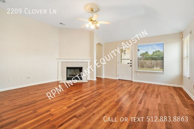 Building Photo - 2209 Clover Ln