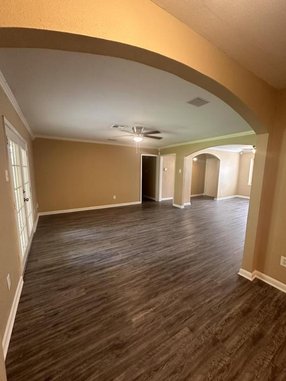 Building Photo - 5830 Effingham Dr