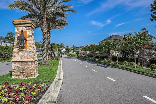 Building Photo - 209 Manor Ln