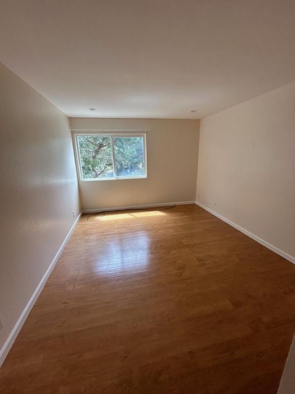 Building Photo - 361 Half Moon Ln