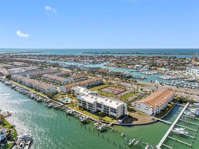 Building Photo - 363 Pinellas Bayway S
