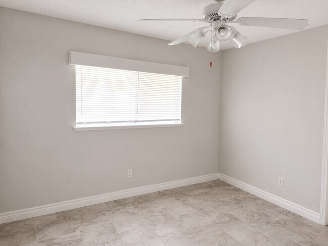 Building Photo - 2022 Crosscoach Ln