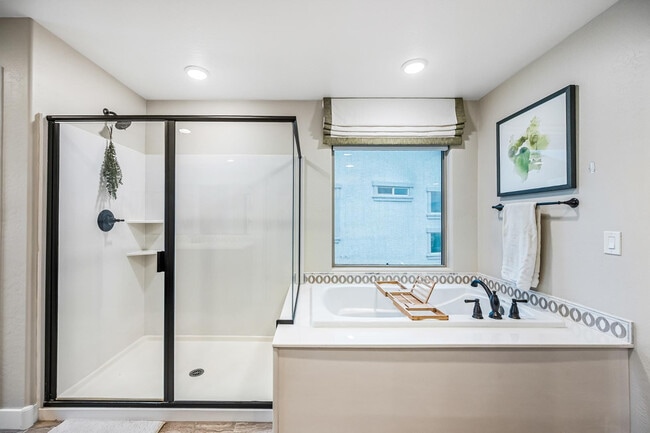 Building Photo - 14462 W Artemisa Ave