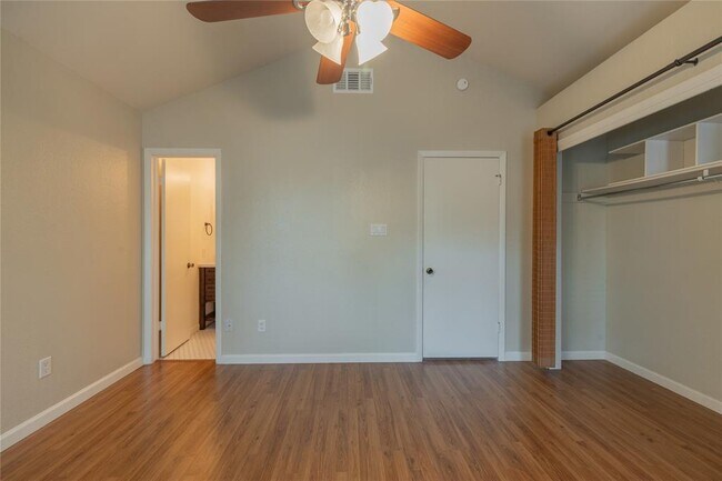 Building Photo - 1411 Gracy Farms Ln