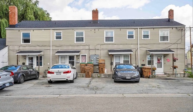 Building Photo - 48 Glenwood Ct