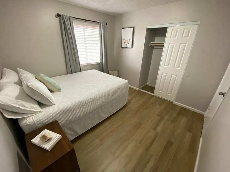 Bedroom 1 - 905 Center St