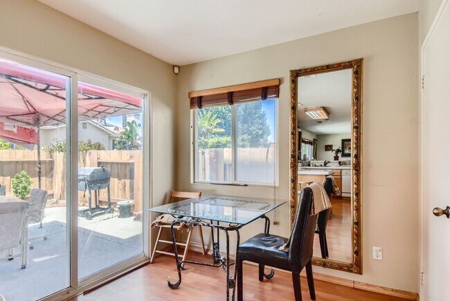 Building Photo - Furnished luxury spacious single family house. Gustavo Lopez AMSI