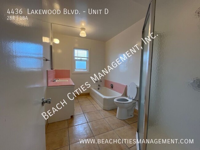 Building Photo - Lovely 2 Bedroom Apartment… Waiting for Yo...