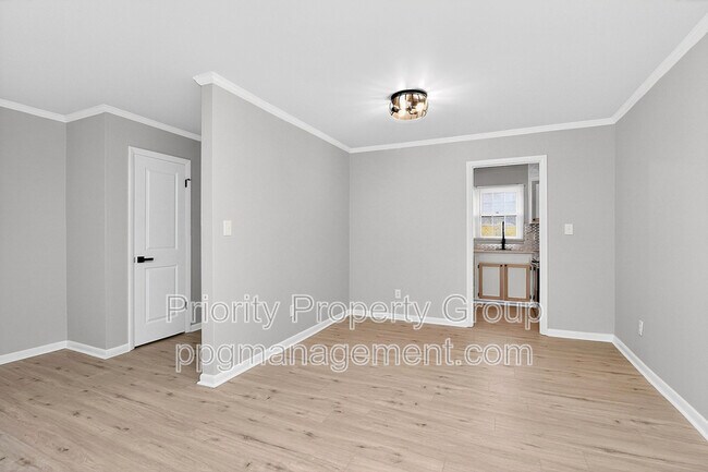 Building Photo - 4601 Coronado Dr