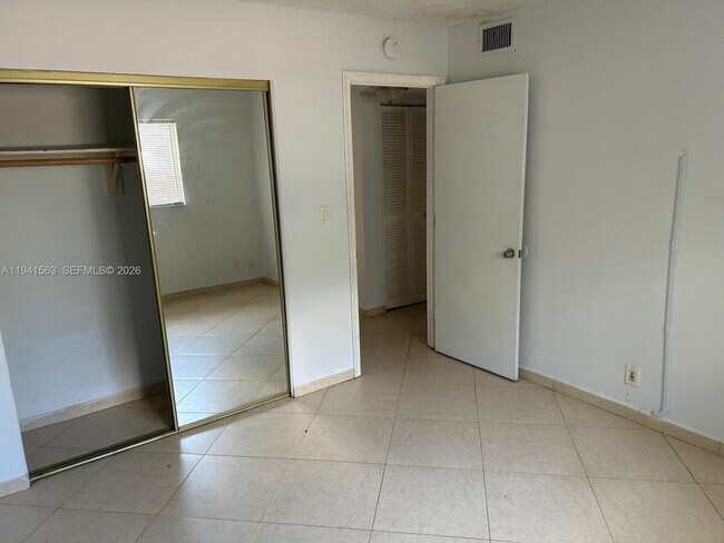 Building Photo - 1111 SW 4th St