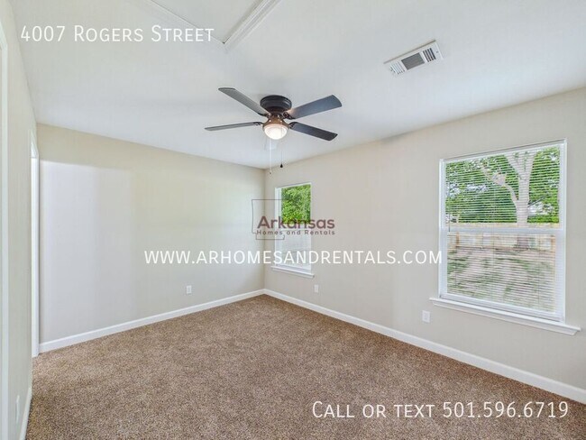 Building Photo - 4007 Rogers St