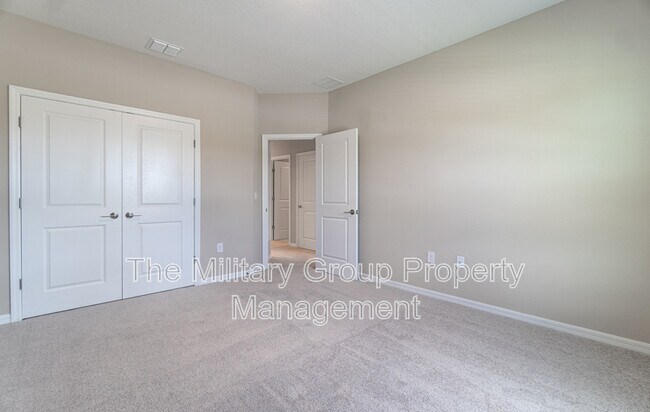 Building Photo - 246 Cherry Elm Dr