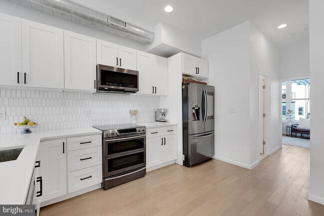 Building Photo - 709 N 19th St