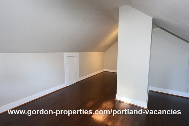 Building Photo - MOVE IN SPECIAL: SE Cesar E Chavez Blvd - ...