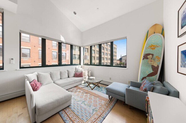 Building Photo - 42 Tiffany Pl