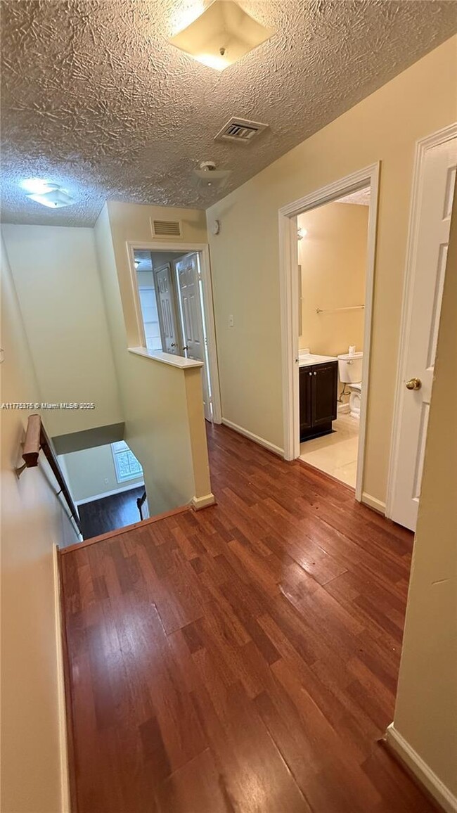 Building Photo - 1600 SW 44th Ave