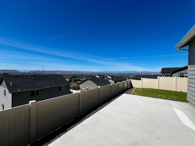 Building Photo - Non-Refundable & Security Deposit Total: $2950.00