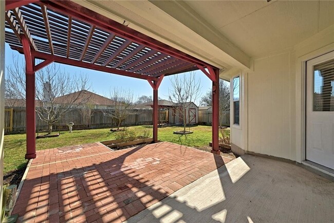 Building Photo - 317 McCoy Ln