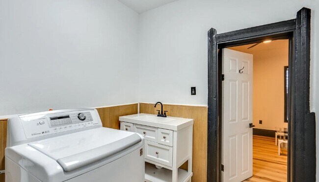 Building Photo - 2173 E 73rd St