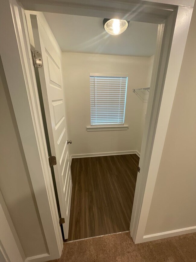 Building Photo - Home for Rent in Oak Grove, AL!!! Available to View Now!