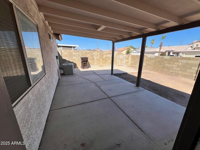 Building Photo - 11231 W Golden Ln