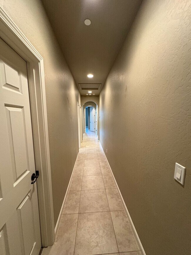 Building Photo - SE Visalia home coming soon!