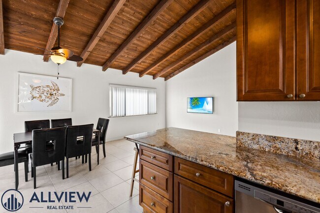 Building Photo - Highly upgraded 3 bed 2 bath condo availab...