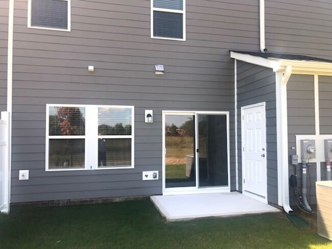 Building Photo - Newer Townhome with 1 Car Garage in Braemar Village! COMING SOON!