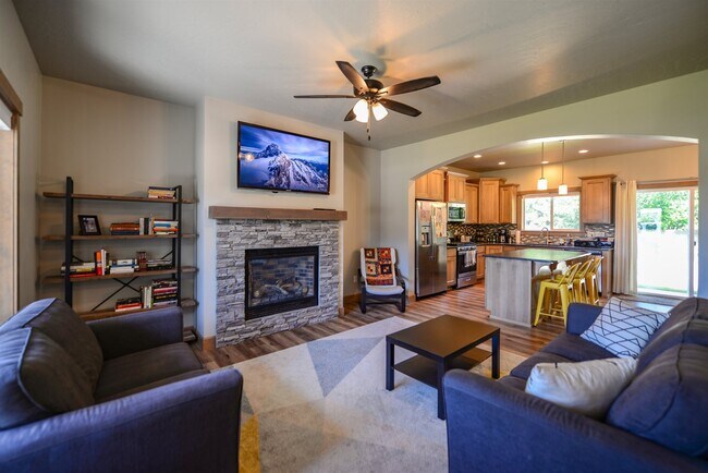 Building Photo - 7878 N Hibiscus Ln