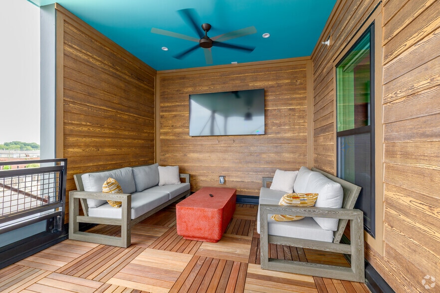 Outdoor Rooftop Space - Kinship