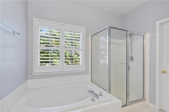 Building Photo - 1886 Greystone Oaks Way