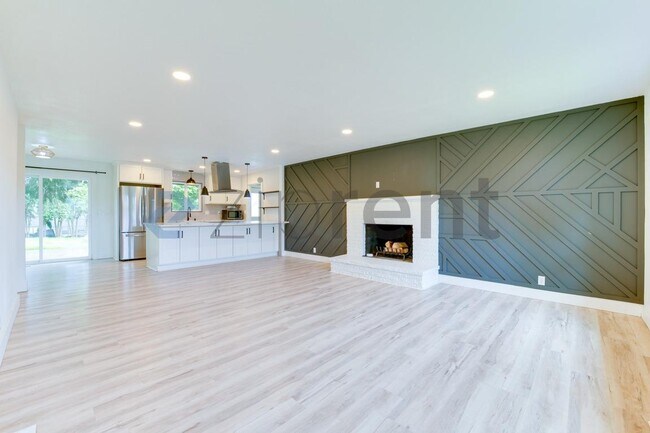 Building Photo - 511 SW 120th St
